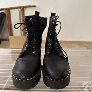 Combat boots vince Camuto